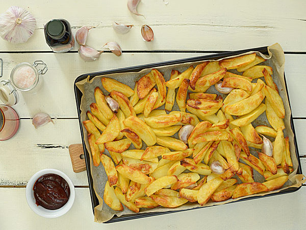 Réaliser des frites diététiques et croquantes au four